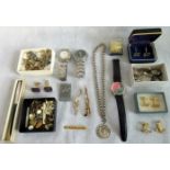 A mixed lot of miscellaneous gents jewellery, to include: cufflinks, tie pins, pen,