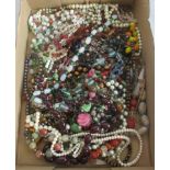 A quantity of costume jewellery.