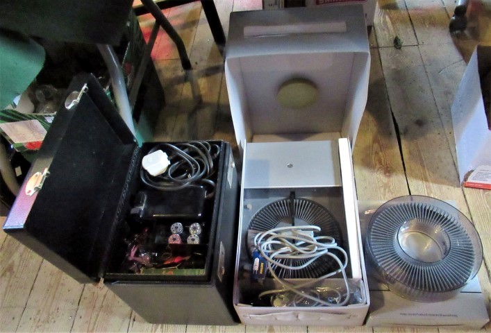 A Singer sewing machine in original carrying case, together with a Rollei slide projector. - Image 2 of 2