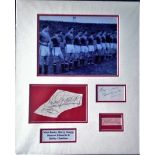 Manchester United Busby babes mounted signature piece 19x15 showing b/w photo Man united side lining