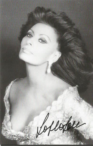 Sophia Loren signed 6x4 b/w photo. Italian film actress and singer. Encouraged to enrol in acting