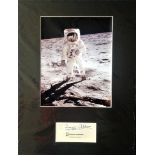 Apollo 11 Buzz Aldrin First Moonlanding. Signature of Buzz Aldrin with picture on moon.