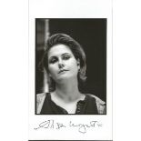 Alison Moyet signed 6x4 b/w photo. English singer, songwriter and performer noted for her bluesy