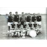 Ken Brown 1964, B/W Signed 12 X 8 Photo Depicting The 1964 Fa Cup And Charity Shield Winners -