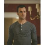 Justin Theroux Actor Signed The Leftovers 8x10 Photo. Good Condition. All signed pieces come with