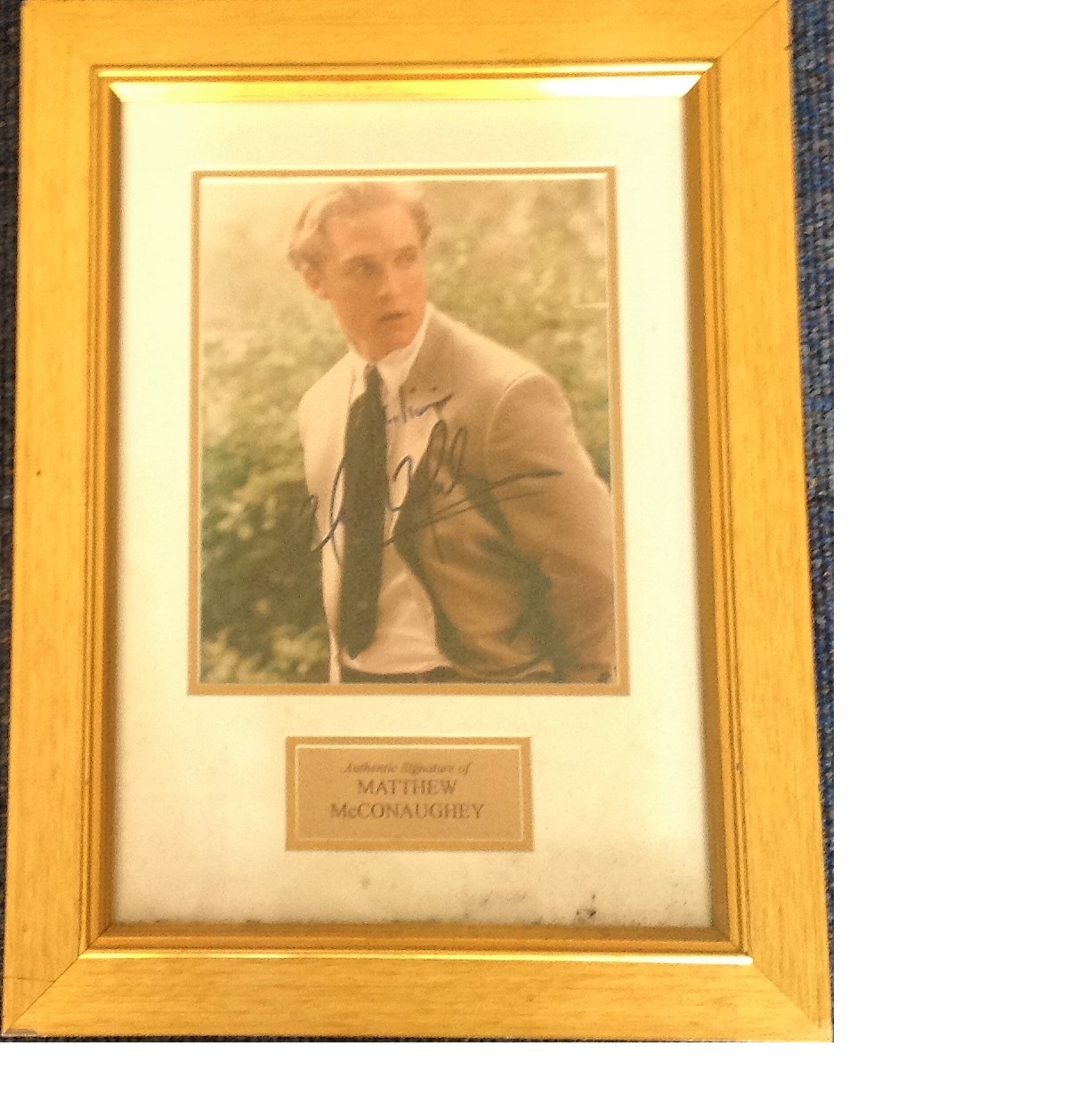 Matthew McConaughey signed colour photo. Mounted and framed to approx. size 19x14. Good Condition.