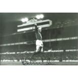 Autographed Bob Wilson B/W Photo, Measuring 12" X 8" This Superb Photo Depicts The Arsenal