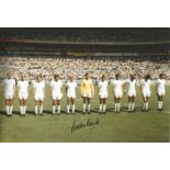 Autographed Gordon Banks Col Photo, Measuring 12" X 8" This Superb Photo Depicts England Players