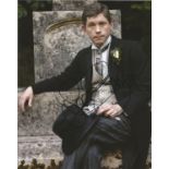 Lee Evans signed 10x8 colour photo. English retired stand-up comedian, actor, musician and writer.