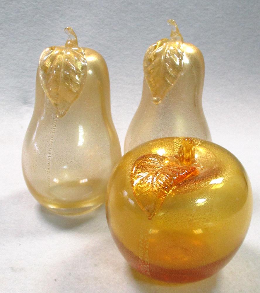 Cose Belle Cose for Murano, a collection of glass fruit, comprising nine blown glass forms with gilt - Image 3 of 4