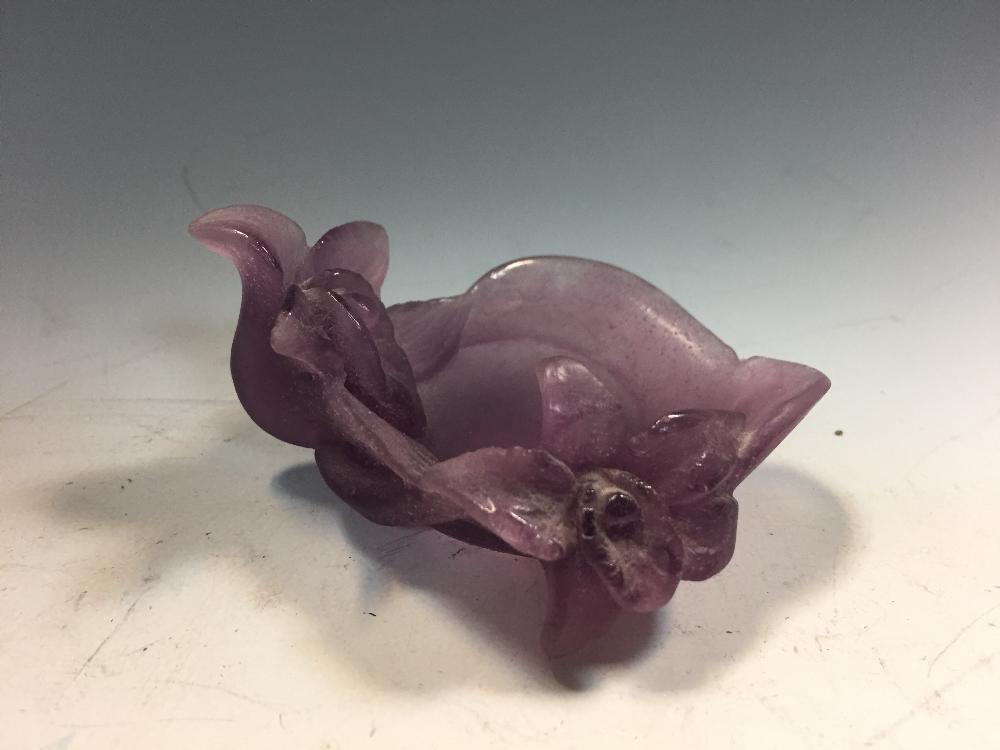 A modern Daum pate de verre violet glass moulded dish, modelled as flower heads, etched mark 4.50 - Image 3 of 5