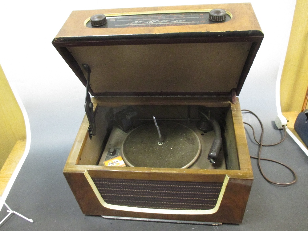 A 1930's McMichael record player and radio in a walnut case - Image 2 of 6