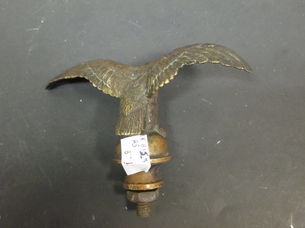 A bronze eagle mascot - Image 2 of 4
