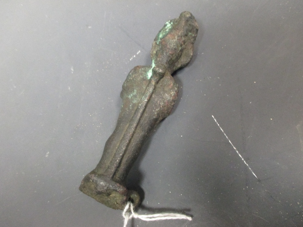 An Egyptian bronze figural amulet depicting Osiris, late period 664-332BC, 9.5cm high - Image 3 of 5