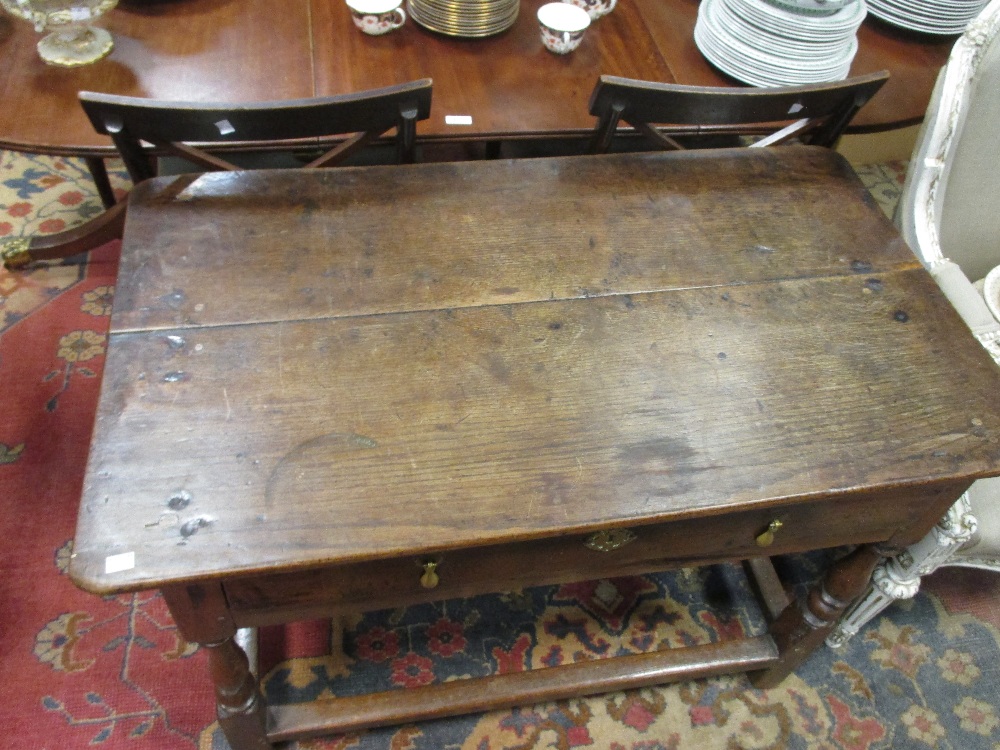 An 18th century oak side table with single drawer, 71 x 102 x 59cm - Image 2 of 3