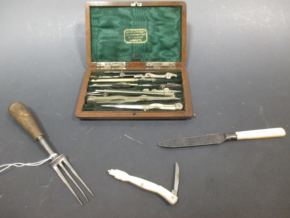 A mother of pearl small pen knife with carved hand handle and various items - Image 2 of 3