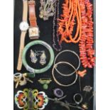 A quantity of mixed jewellery to include an opal doublet ring, nephrite pendant, enamel buckle,