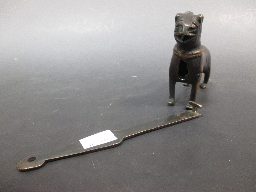 An ancient Persian style bronze padlock in the form of a lion with its key - Image 3 of 5