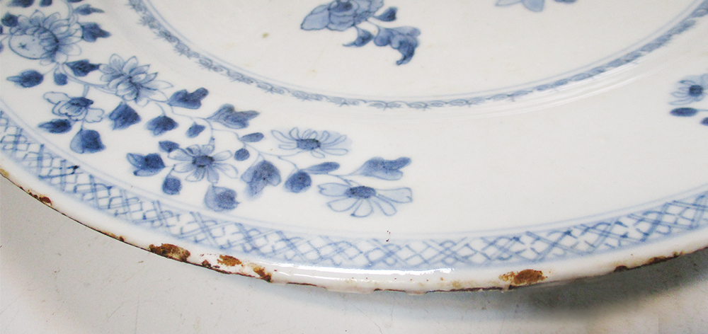 A pair of 18th century Chinese blue and white plates and another smaller (3) One has a chip and - Image 4 of 8