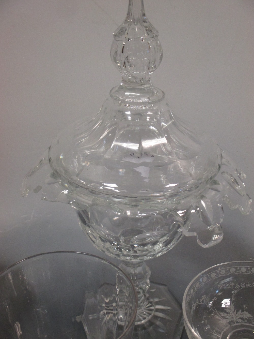 A collection of glassware to include a glass sweetmeat dish and cover,(a/f), two smaller dishes - Image 2 of 3