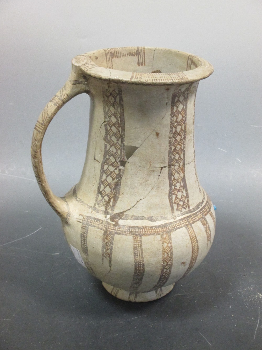 An early pottery jug, possibly Peruvian - Image 4 of 4