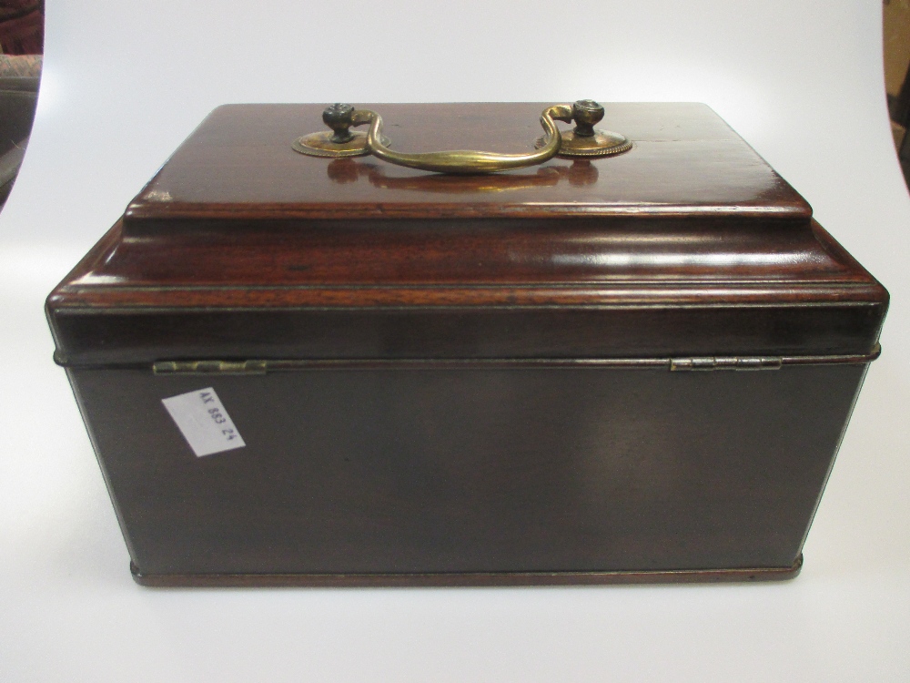 A George III mahogany three compartment tea caddy - Image 6 of 6