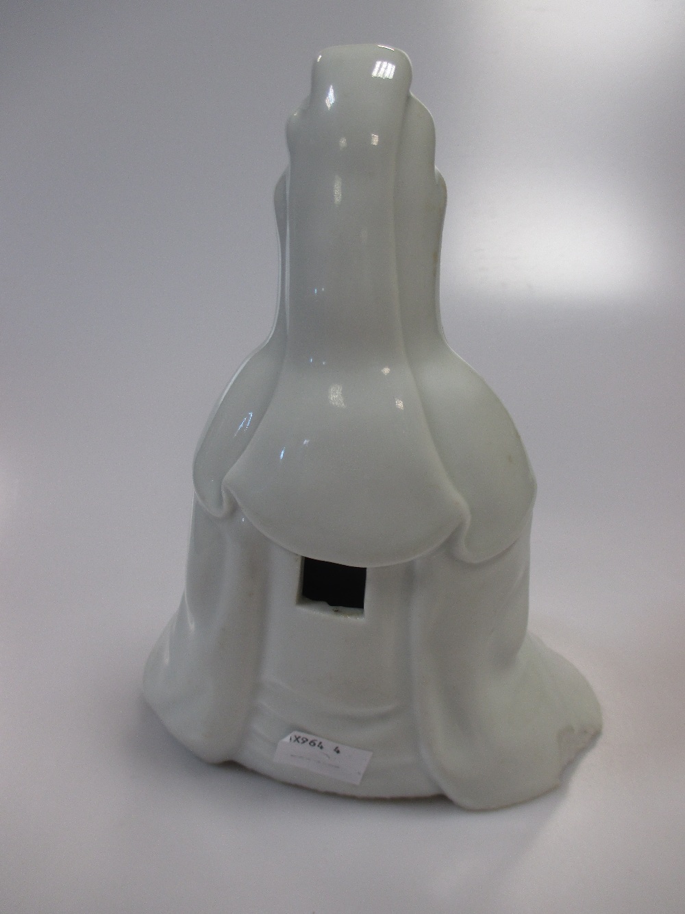 An 18th century blanc de Chine seated Guanyin 18cm high - Image 5 of 6