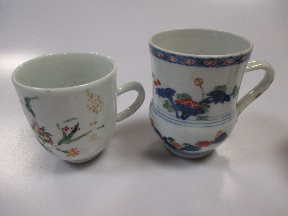 An 18th century Chinese blue and white coffee can, two coffee cups and a famille verte mug (4) - Image 3 of 4