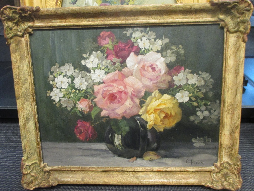 C. Houston - Still life of roses in a jug - oil on canvas in a period carved frame, 34 x 45cm - Bild 2 aus 4