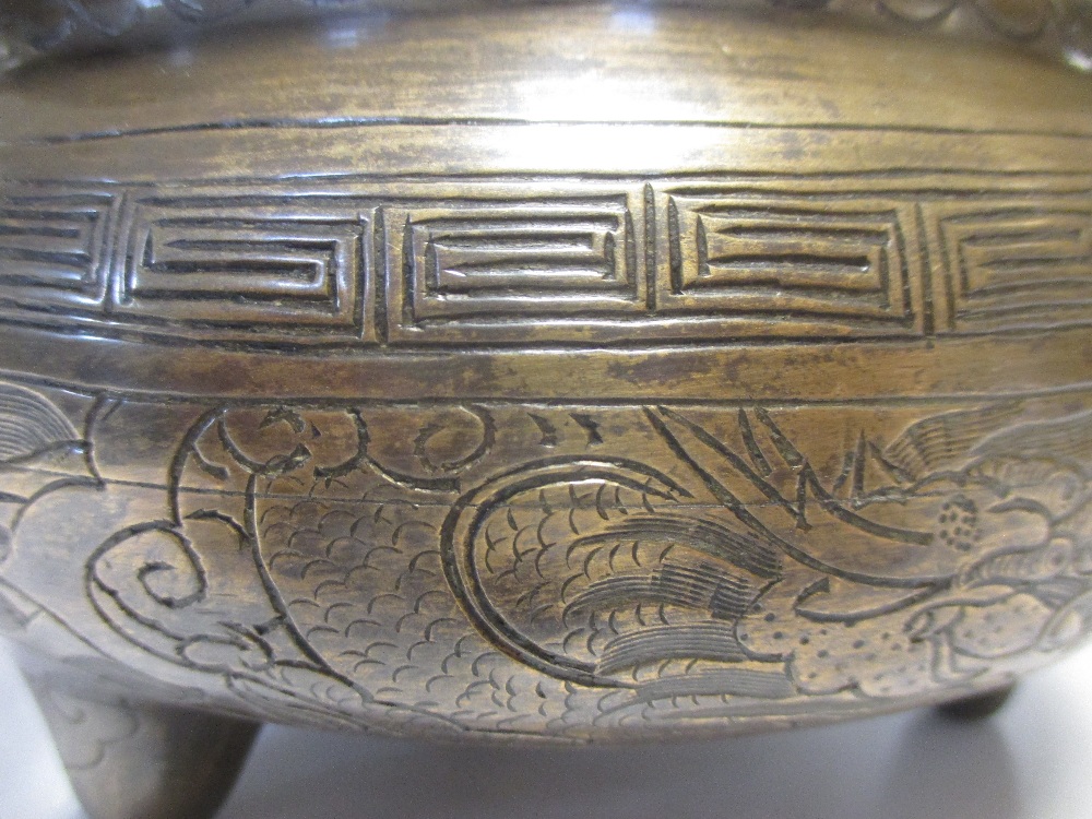 A Chinese bronze two handled censer - Image 3 of 5