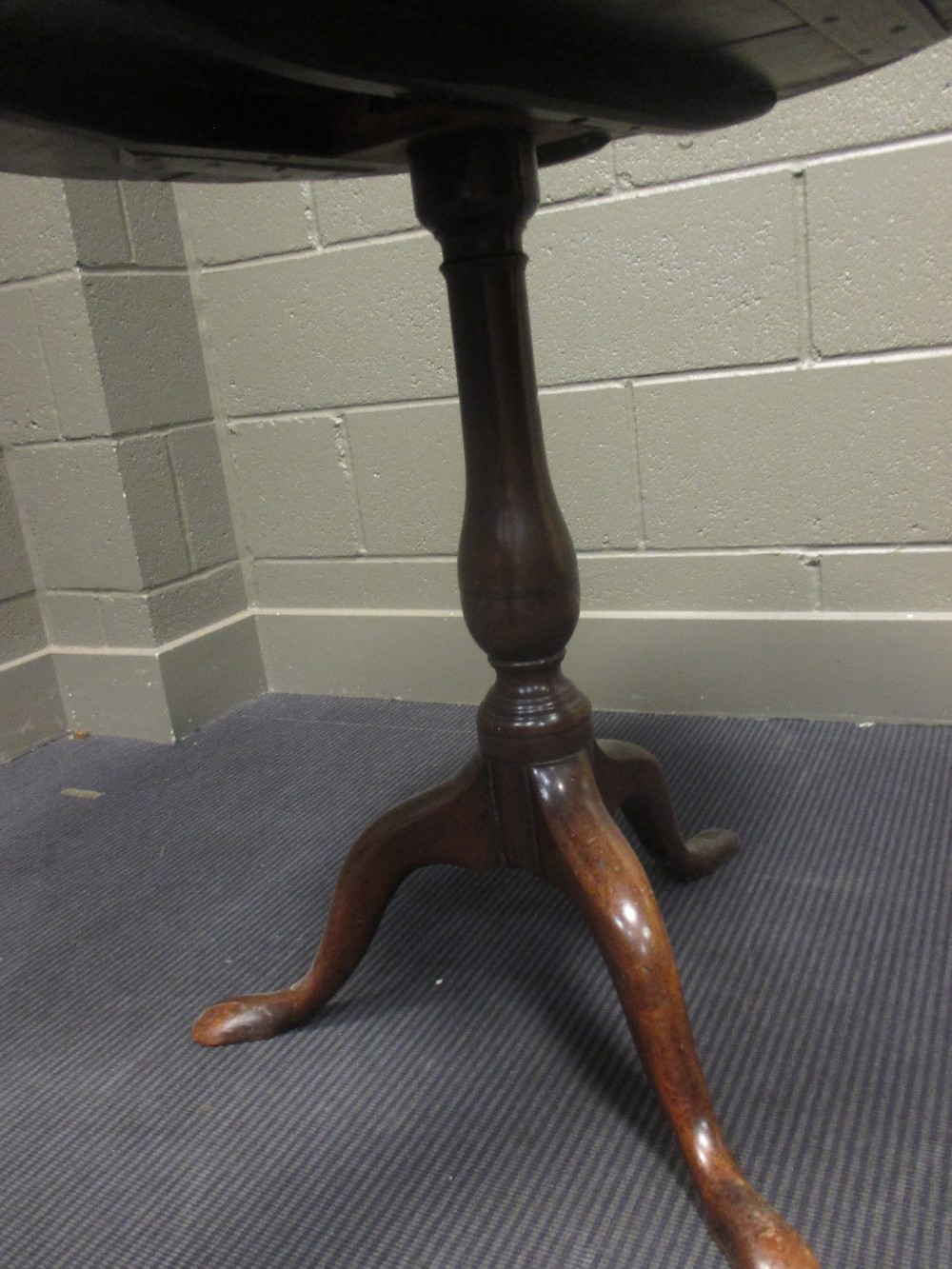 A George III mahogany tilt-top tripod table, 70cm high - Image 2 of 2