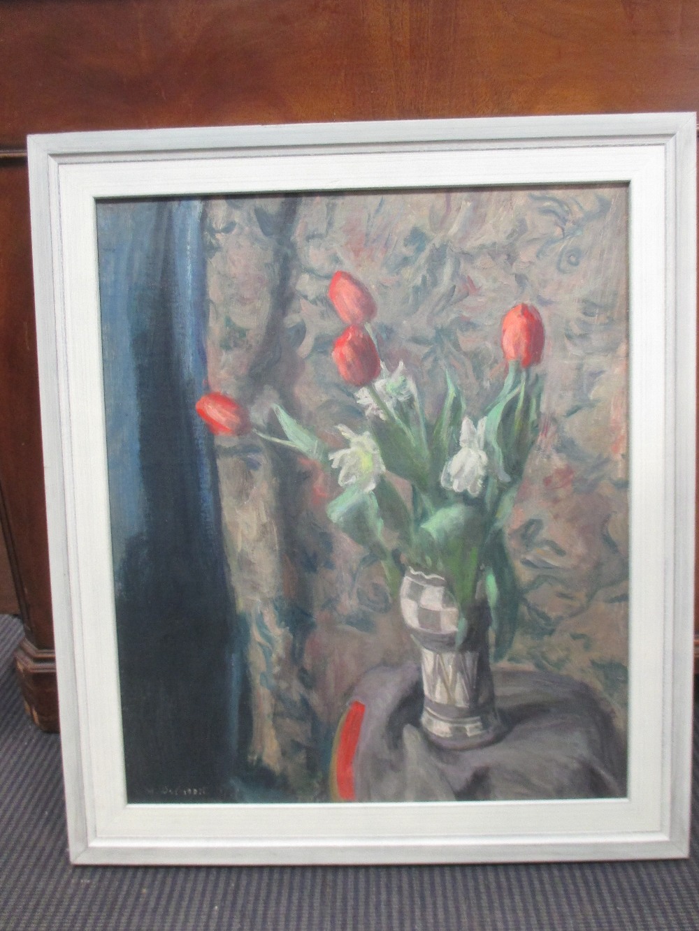 George Weissbort (British, 1928-2013), Still life of red tulips, signed lower left "G Weissbort - Bild 2 aus 3