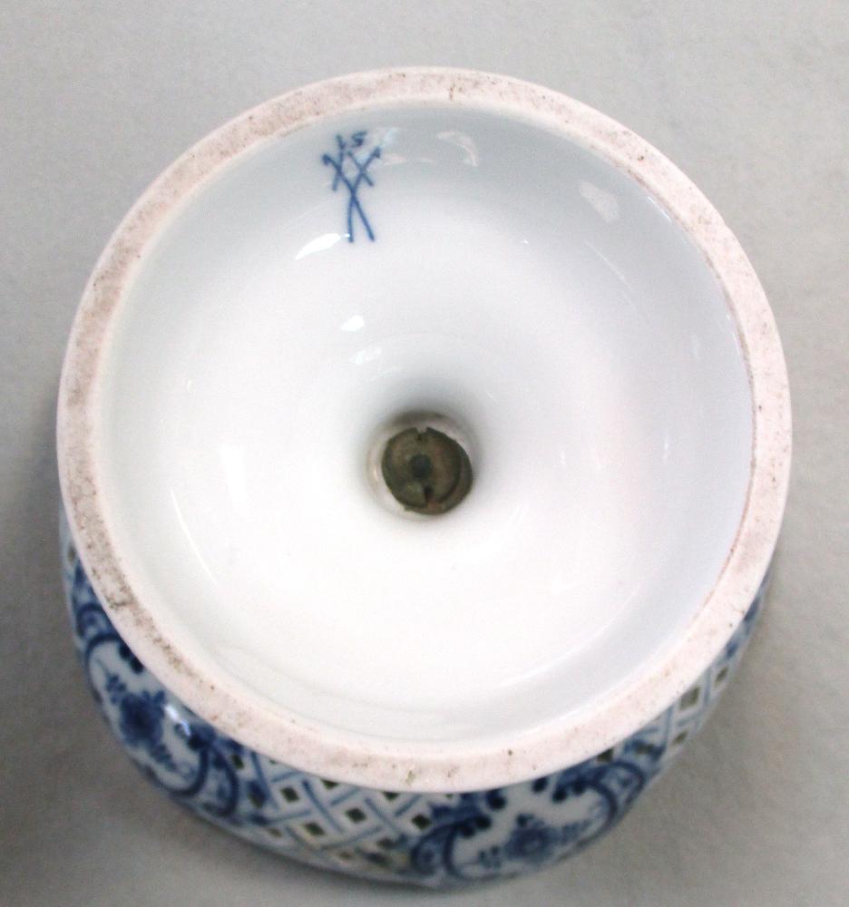 A Meissen blue and white onion pattern dessert service, circa 1900, comprising two pedestal - Image 8 of 8