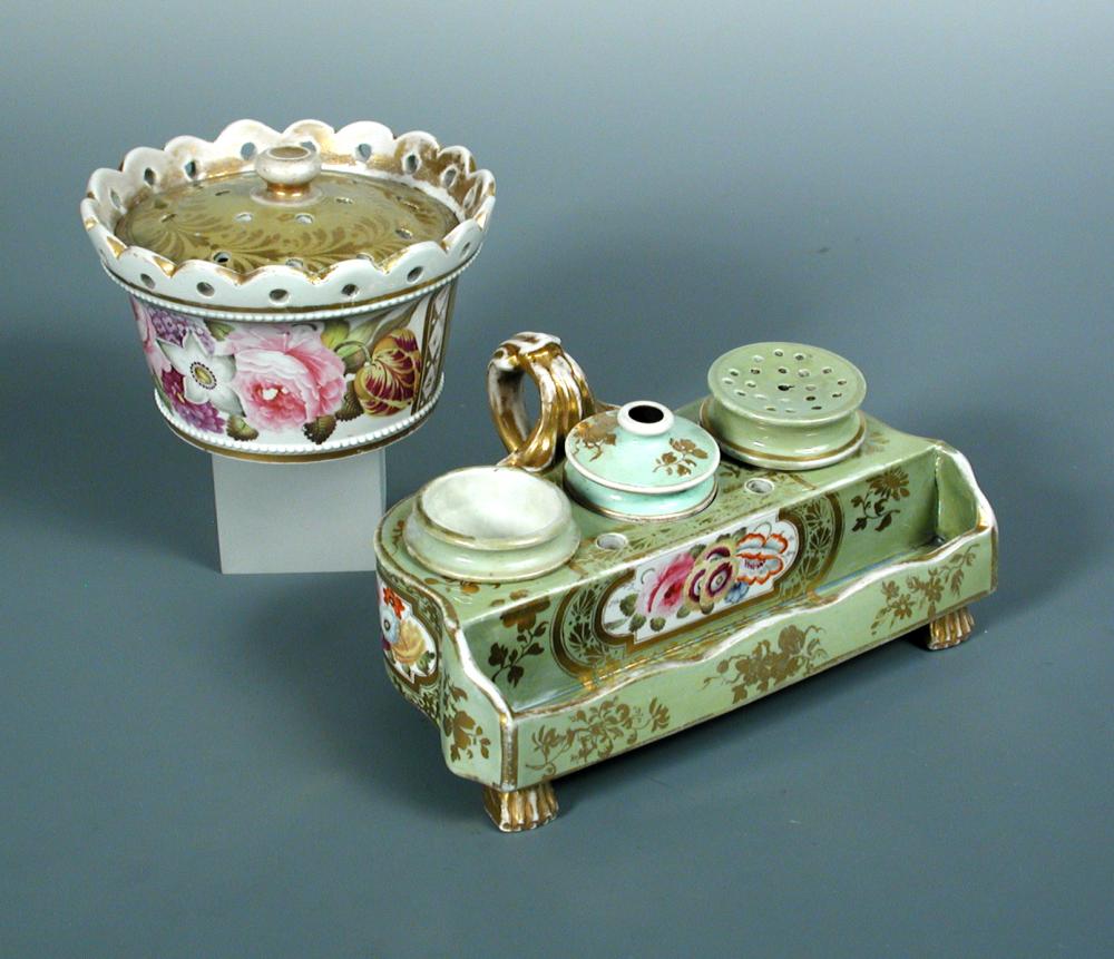 A Mason's 19th century inkstand, circa 1820 fitted with three receptacles and pen tray, painted with