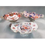 A Mason's 'Rich Japan' pattern pedestal comport, circa 1815, of shaped oval form and raised on an