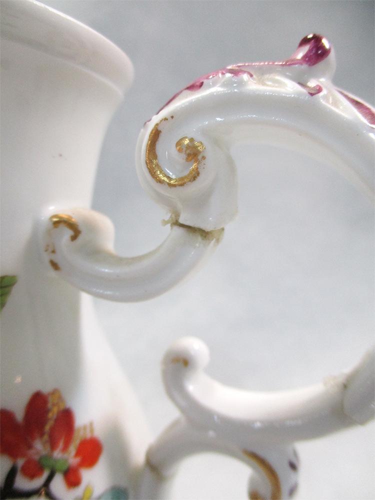 An 18th century Meissen mocha pot and cover, circa 1740, decorated in the Kakiemon style with the ' - Image 3 of 6