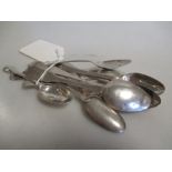 A collection of teaspoons, 4.3ozt gross