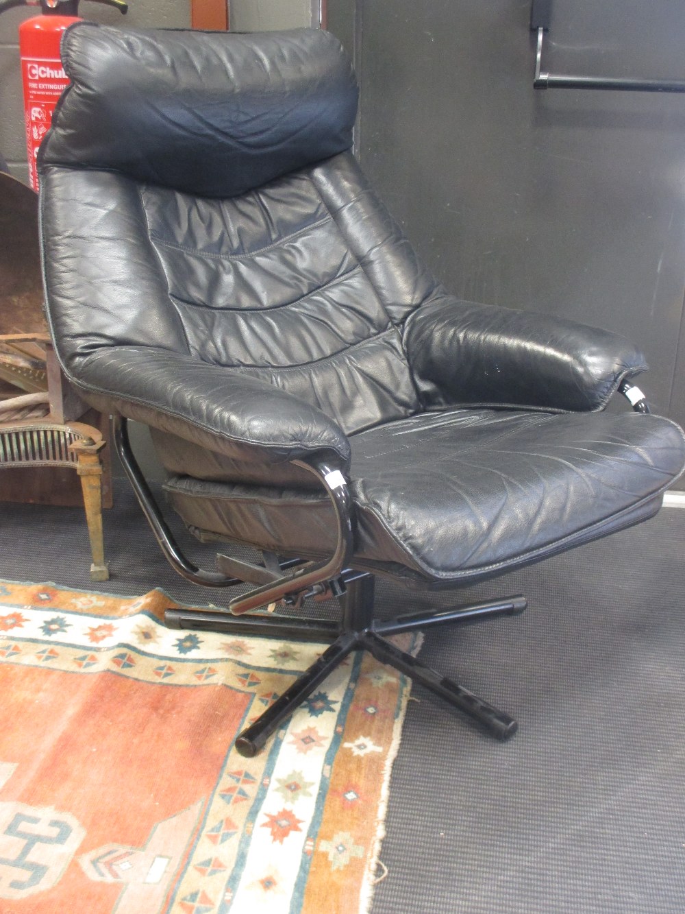 A Skoghaug Industri leather reclining chair
