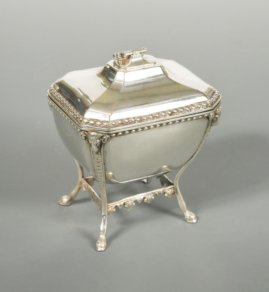 An Edward VII silver casket, by George Nathan & Ridley Hayes, Chester 1908, of octagonal form with