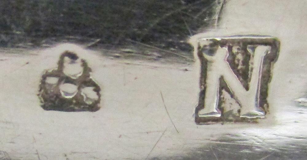 A Victorian silver box, sponsor's mark David Bridge, London import marks,1896, in addition to two - Image 3 of 4