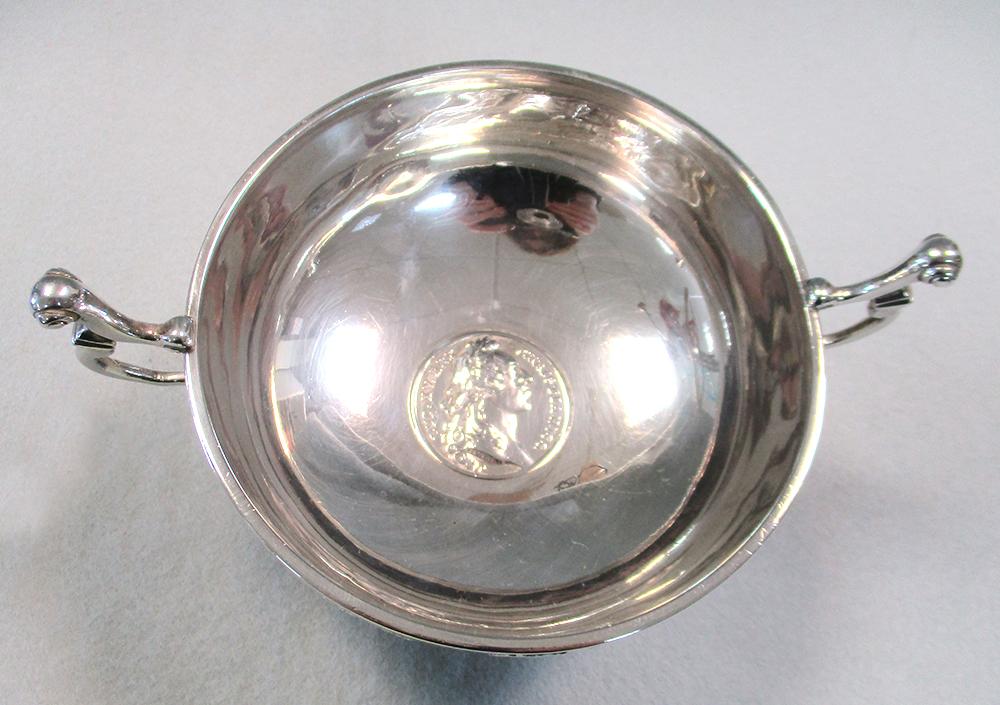 An 18th century French silver two handled wine bowl, maker's mark K.G, Paris 1750, of circular - Image 4 of 9
