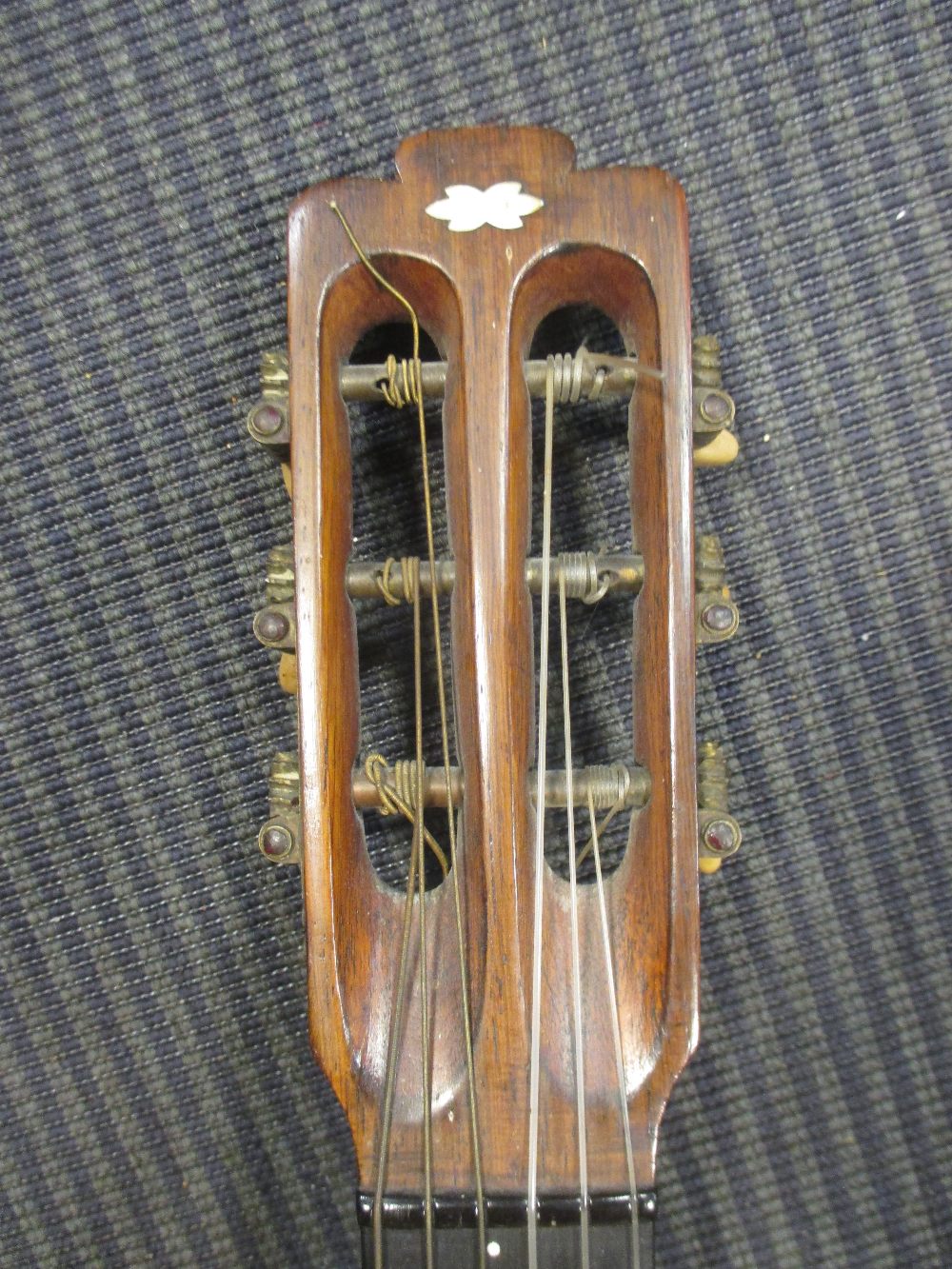 A mid 19th century French inlaid acoustic guitar - Image 4 of 4