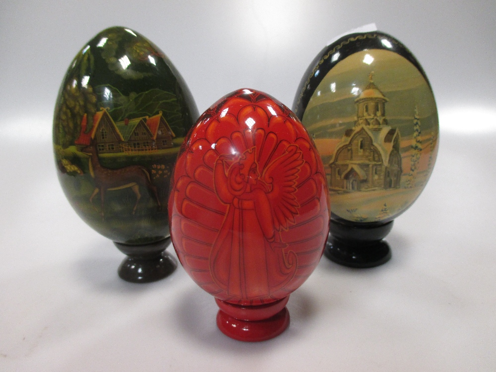 Various Russian painted eggs, all 20th century with religious and cultural scenes (21)