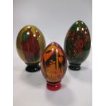 Various Russian painted eggs, all 20th century with religious and cultural scenes (21)