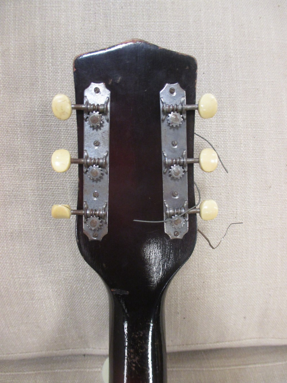 A Broadway Harmony H954 acoustic guitar, arched top model with sunburst effect and case - Image 5 of 6