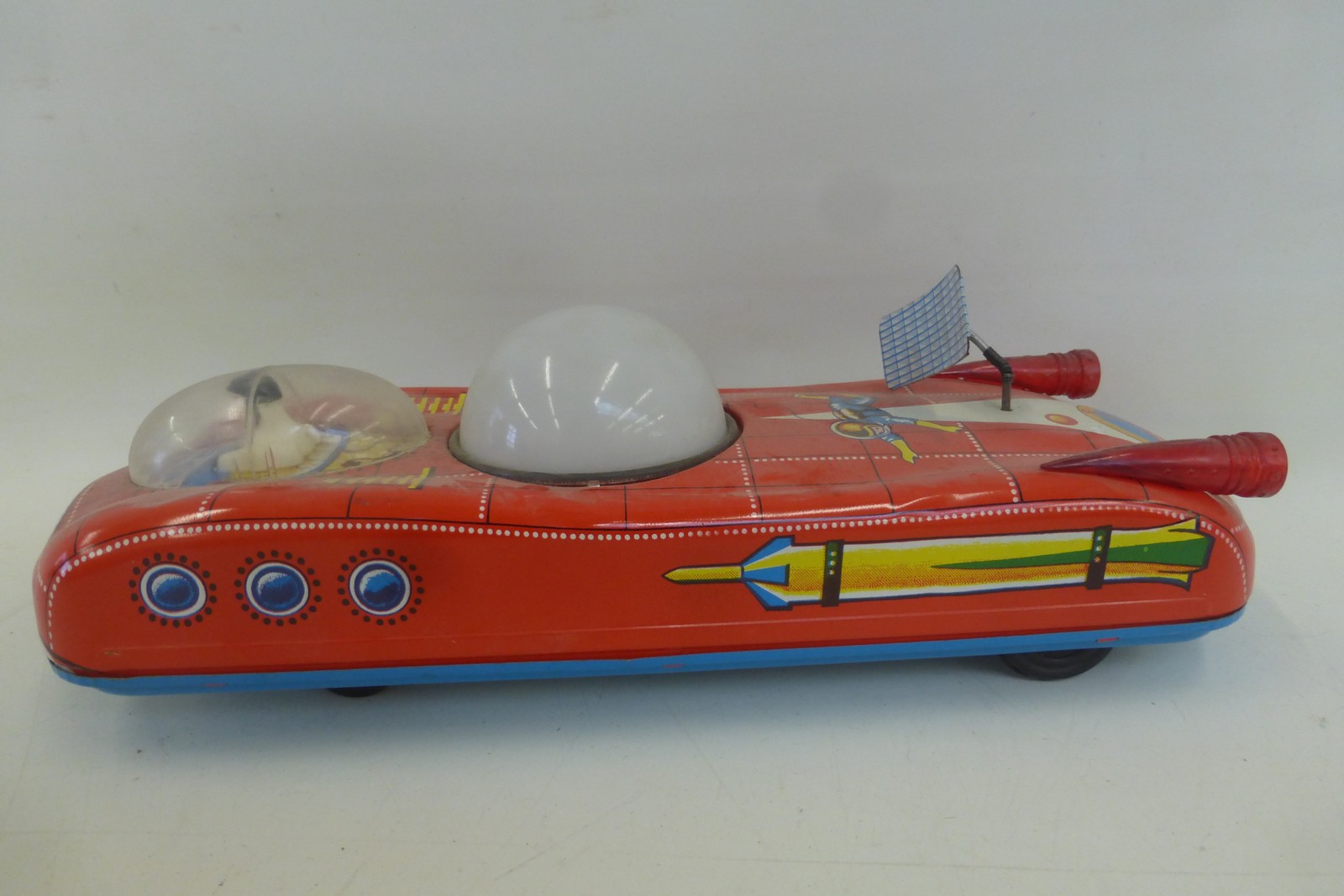 A Hungarian tinplate Holdauto Interkozmosz space car. - Image 2 of 3