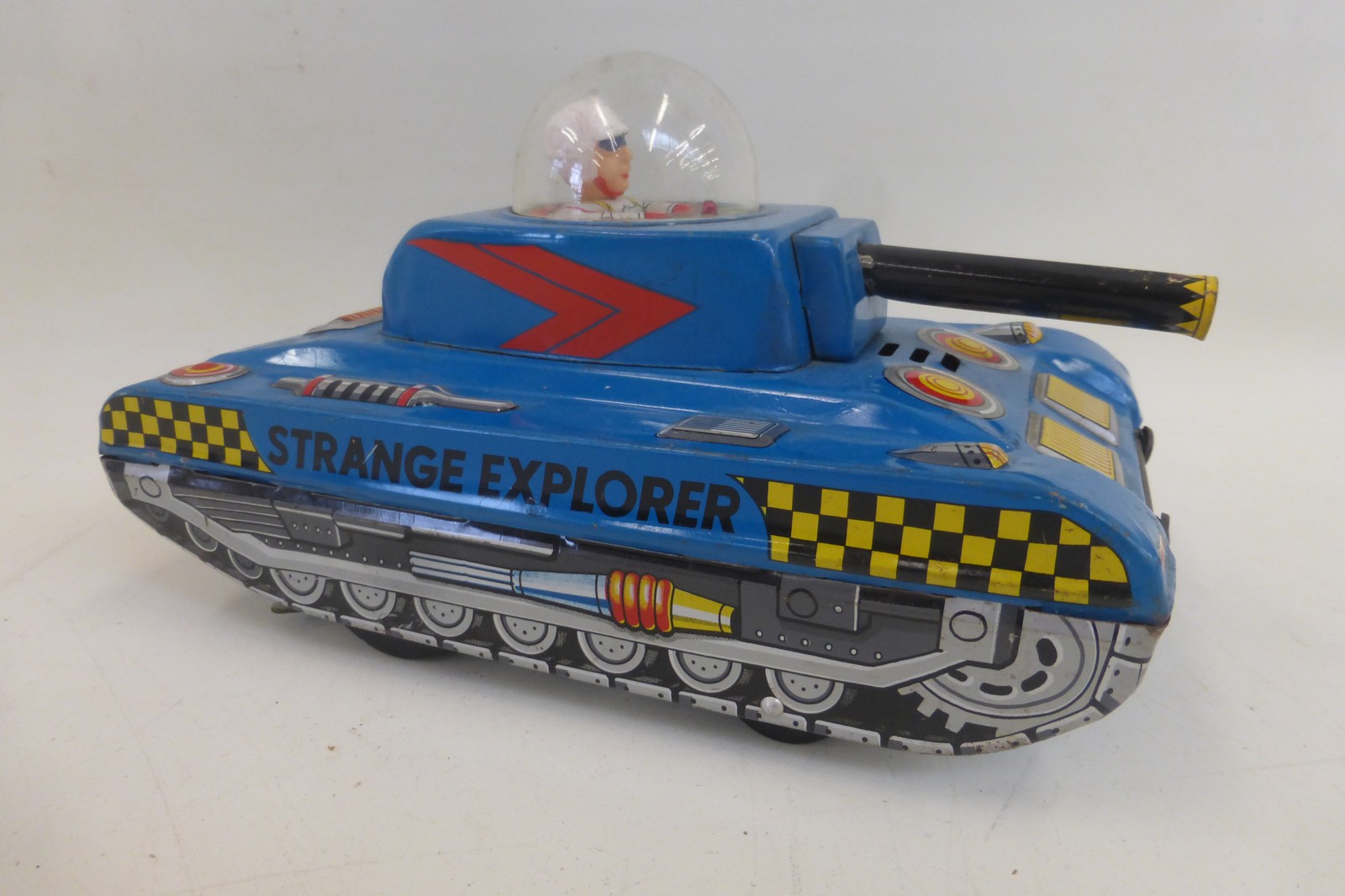 A Strange Explorer Gorilla tinplate tank. - Image 2 of 3