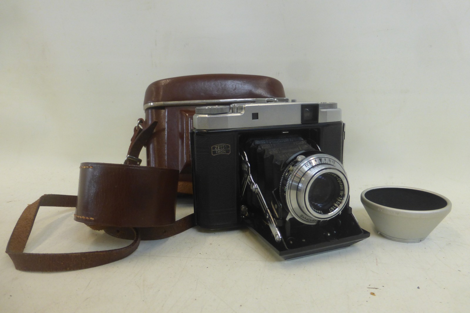 A Zeiss Ikon Super Ikonta camera.