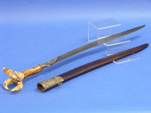 A 19th century Turkish Yatagan, the 20in (51cm) long blade engraved with Arabic inscription, horn - Image 3 of 5