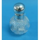 An attractive Victorian silver mounted cut glass Scent Bottle, by Army & Navy Cooperative Society